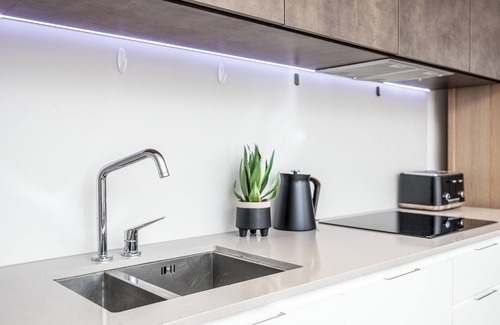 Vauxhall Apartment | Luxury 2 BD with Gym Pool Sauna next US embassy and 8 min to London Eye Big Ben