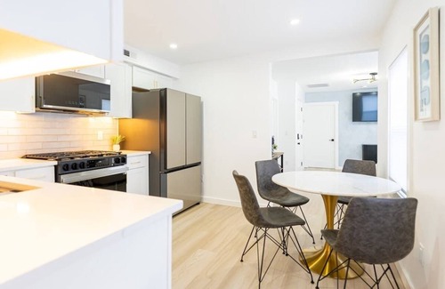 Eagle Hill Apartment | Luxury 2 Bed 2 Bath East Boston