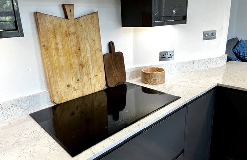 Clock House Apartment | Luxury 2-bed Apartment
