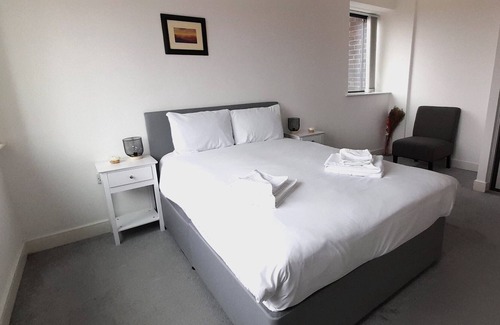Erdington Apartment | Luxury 2 bed Apt 10 mins to City Centre