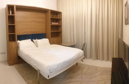 Al Quoz Apartment | Luxury 2-bedroom apartment with AC, WiFi in marvelous Dubai