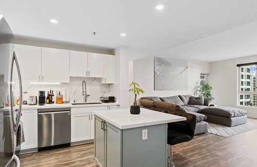Columbia Condo | Luxury 2-bedroom condo with ocean views in Little Italy.