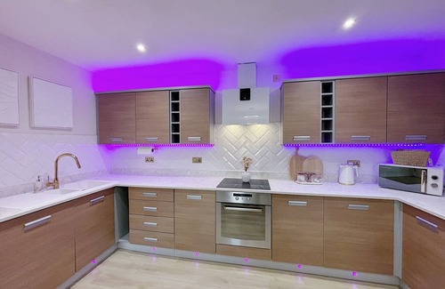 Leeds Apartment | Luxury 2 bedroom Leeds city centre apartment with jacuzzi style bath and parking