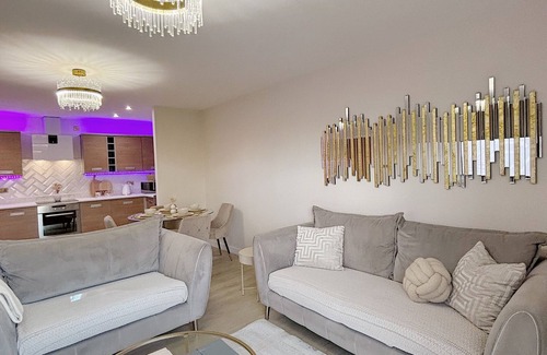 Leeds Apartment | Luxury 2 bedroom Leeds city centre apartment with jacuzzi style bath and parking
