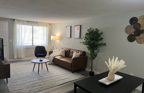 Greenbriar House | Luxury 2 bedroom Townhome in Atlanta, Ga~ Family sized with game room