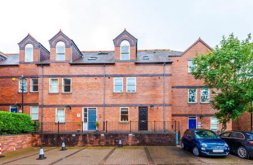 Chester Apartment | Luxury 2B City Centre Apartment with Private Parking