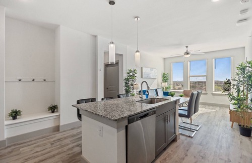 Stony Ridge North Apartment | Luxury 2BD/2BA Next to Airport 8834