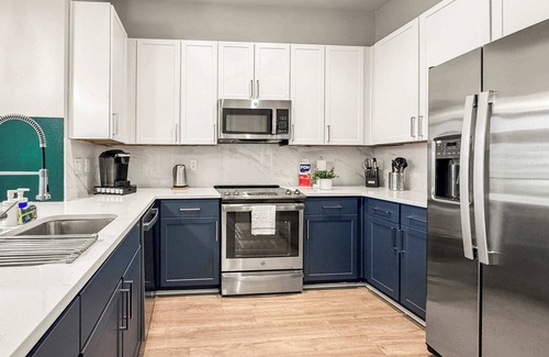 Deep Ellum Apartment | Luxury 2BD | Deep Ellum | Free Parking | Pool+Gym