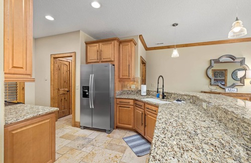 Banner Elk Condo | Luxury 2BR Retreat Stunning Mountain Views 1D