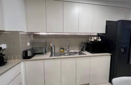 Bur Dubai Apartment | Luxury 2BR w/Pool, Gym & Balcony – Zahra Breeze