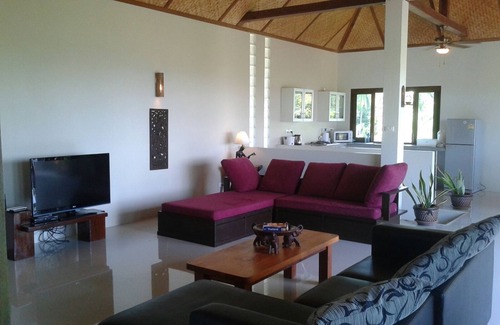 Ko Pha-ngan Villa | Luxury 3 Bed Villa 5 Min Walk to Beach, Now with 20% Discount from £60/day