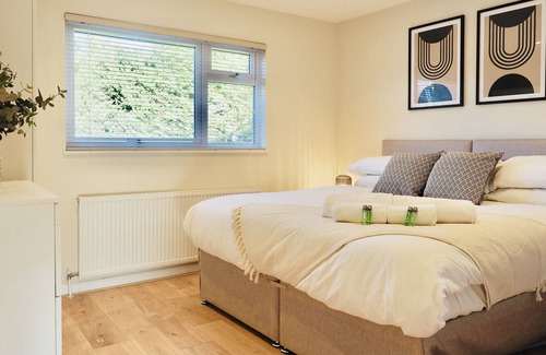 Rushmoor District Other | Luxury 3 Bedroom Detached Property with Parking & Netflix near Airport