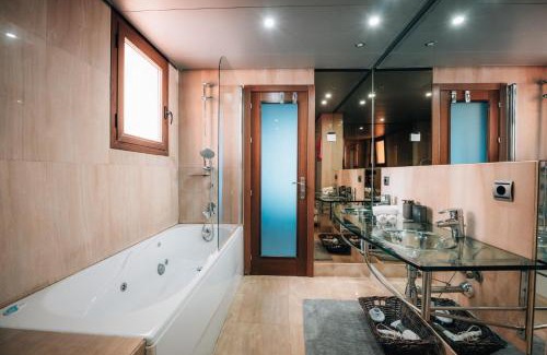 New Golden Mile Apartment | Luxury 3 Bedrooms, Private Heated Pool - EHHouse