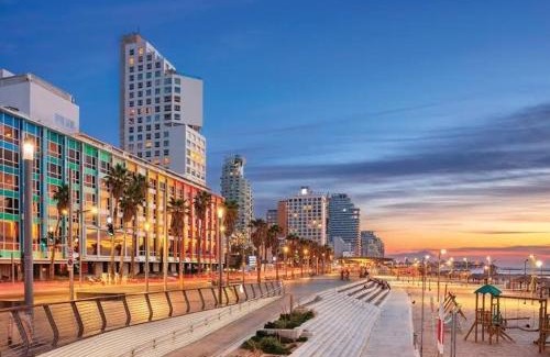 Tel Aviv Promenade Apartment | Luxury 3 Bedrooms Seafront Tel Aviv