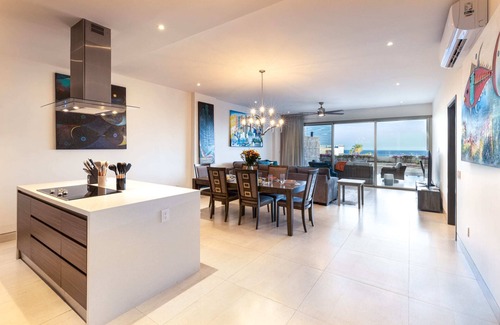 El Tezal Apartment | Luxury 3 BR Condo+Spacious Terrace & BBQ! Ronival