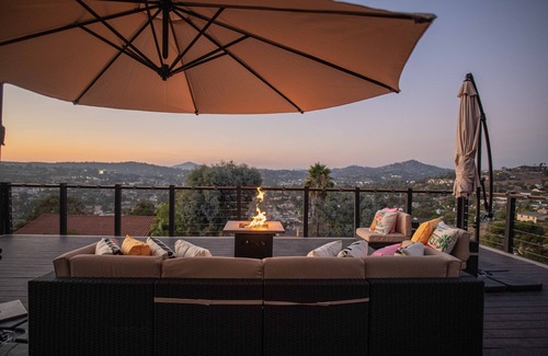 La Presa House | Luxury 3BR Home + Hot Tub & Large Deck Sunset View