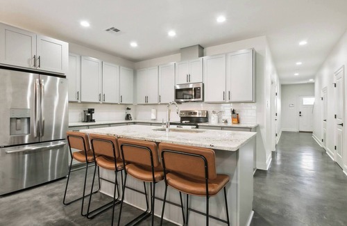 Braithwaite House | Luxury 3BR – Near LNG & NOLA