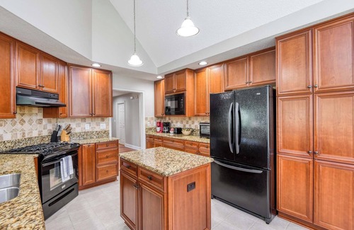 St. Augustine Condo | Luxury-4/4 w/BBQ-pool-hot tub - close to beaches & historic district