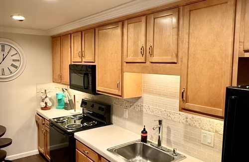 El Dorado Hills House | Luxury 4 Bedroom + Hot Tub.