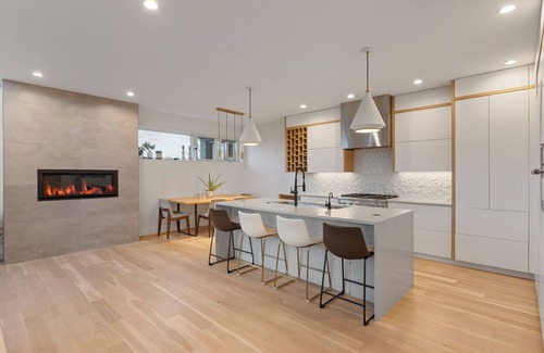 Villa Park House | Luxury 4 Bedroom 4.5 Bath Gourmet Kitchen Skyline: Broncos, Sloan's, Central