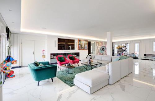 Puteaux Apartment | Luxury 406m2 Apartment for 8 with 3 Balconies