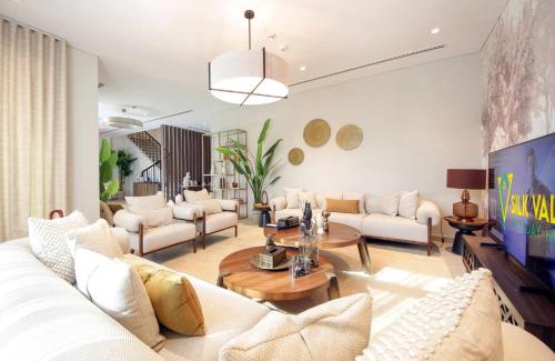 Abu Dhabi Villa | Luxury 4B + maid's with private beach access