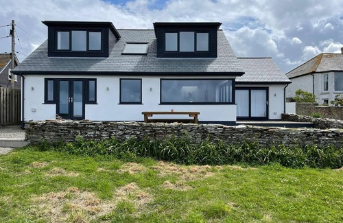 Tintagel House | Luxury 5 Bedroom House with Sea View
