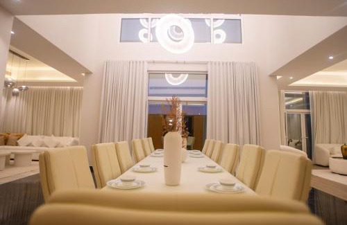 Dubai Apartment | Luxury 5 Bedroom Villa Nad Al Sheba