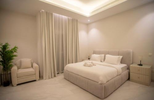 Dubai Apartment | Luxury 5 Bedroom Villa Nad Al Sheba