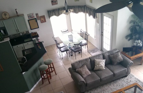 Lake Davenport Estates House | Luxury 5 BR 3 bath Villa Games Rm, Pool & View of Disney Fireworks