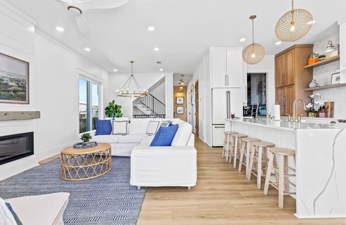 Gulf Shores House | Luxury 5 BR Beach House - Lagoon Views w Heated Pool