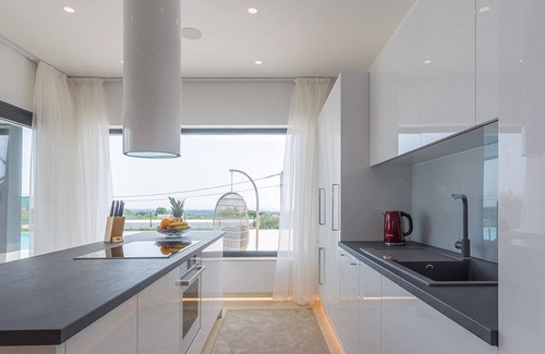 Kastelir Villa | Luxury 5-BR Villa Oasis with Private Heated Pool Near the Coast