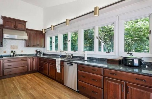 Laconia House | Luxury 5b 3ba on 10 acres w Lake view, Firepit, Hot Tub, Gameroom, close to Ski!