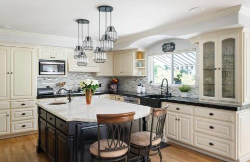 La Mesa House | Luxury 5br 3 5ba w Pool & Hot Tub
