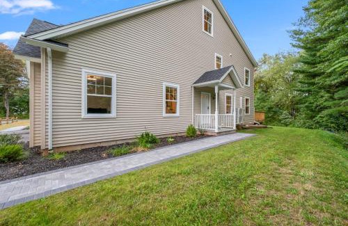 Maple Hill House | Luxury 5BR Home in Central Bloomfield Spot