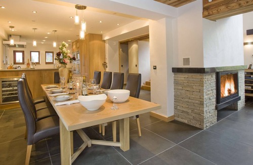 Chamonix-Mont-Blanc Ski Chalet | Luxury 6 bedroom chalet, spa, pool table, gym, walking distance to Chamonix