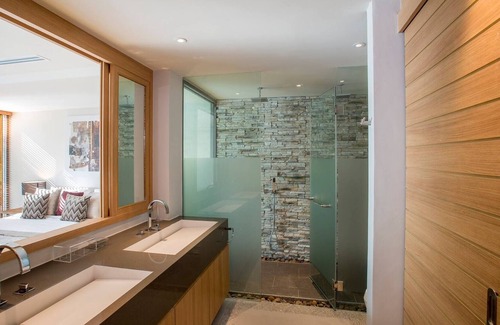 Choeng Thale Villa | Luxury 7 Bedroom Villa In Layan