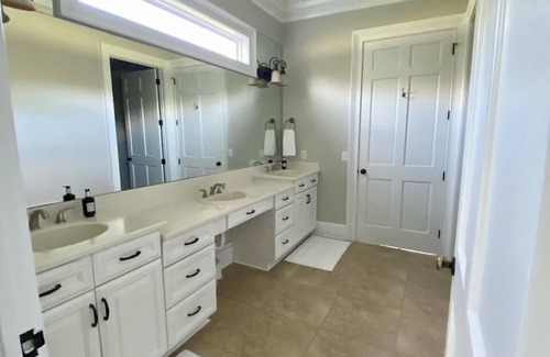 Waverly Resort | Luxury 7 bedroom mansion with horses, pool, hot tub, pond, swings and fire pit!