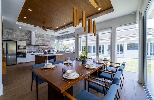 Hua Hin Villa | Luxury 7 Bedroom Pool Villa - WL67