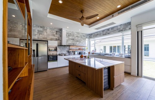 Hua Hin Villa | Luxury 7 Bedroom Pool Villa - WL67