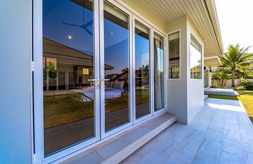 Hua Hin Villa | Luxury 7 Bedroom Pool Villa - WL67