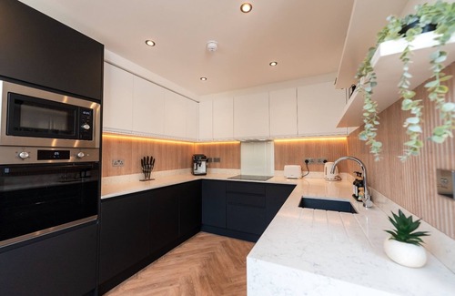 Manchester House | Luxury 8 Bed Home Manchester