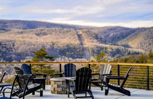 Milam House | Luxury A Frame 5BR Hot Tub & Mountain Views