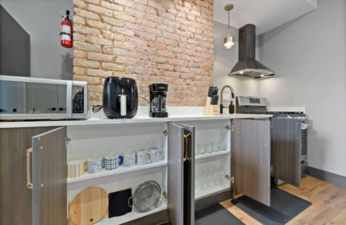 The Heights Apartment | Luxury and Chic 2BR/2BA Apt just Minutes to NYC & Hoboken