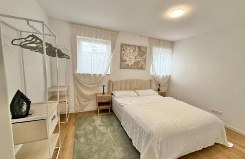 Ebersbach an der Fils Apartment | Luxury Apartment 4 bedrooms Self check in out