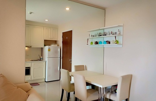 Bang Pakok Apartment | Luxury apartment with sky lounge on Chaopraya river view&Bangkok panorama view.