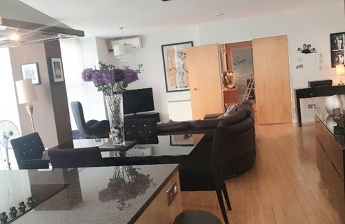 Liverpool City Centre Apartment | Luxury Apartment Best location in Liverpool city center
