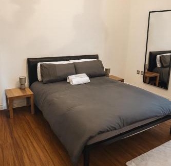 Yarm Apartment | Luxury Apartment in Yarm, surrounded by nature walks, and Yarm High Street, Famous Roseberry Topping