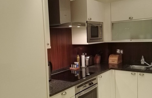 Chiswick Riverside Apartment | Luxury Apartment in London, Richmond Kew with Free Underground Parking