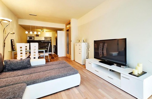 Prague 8 Apartment | Luxury Apartment in Prague and FREE Parking!
